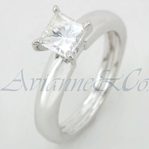14K White Solid Gold Diamond Solitaire Engagement Ring 0.95 Ctw