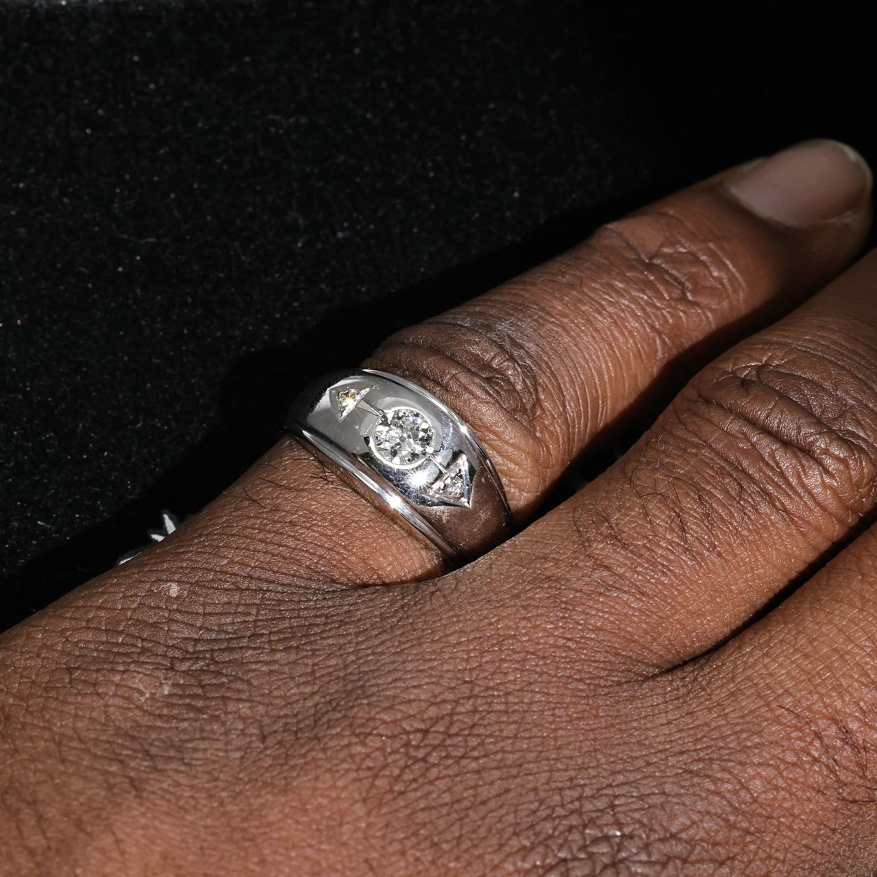 14K White Gold Mens Diamond Solitaire Pinky Ring Ctw