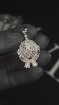 Colgante "El mundo en tus manos" de oro amarillo de 10 quilates (1 ct) 