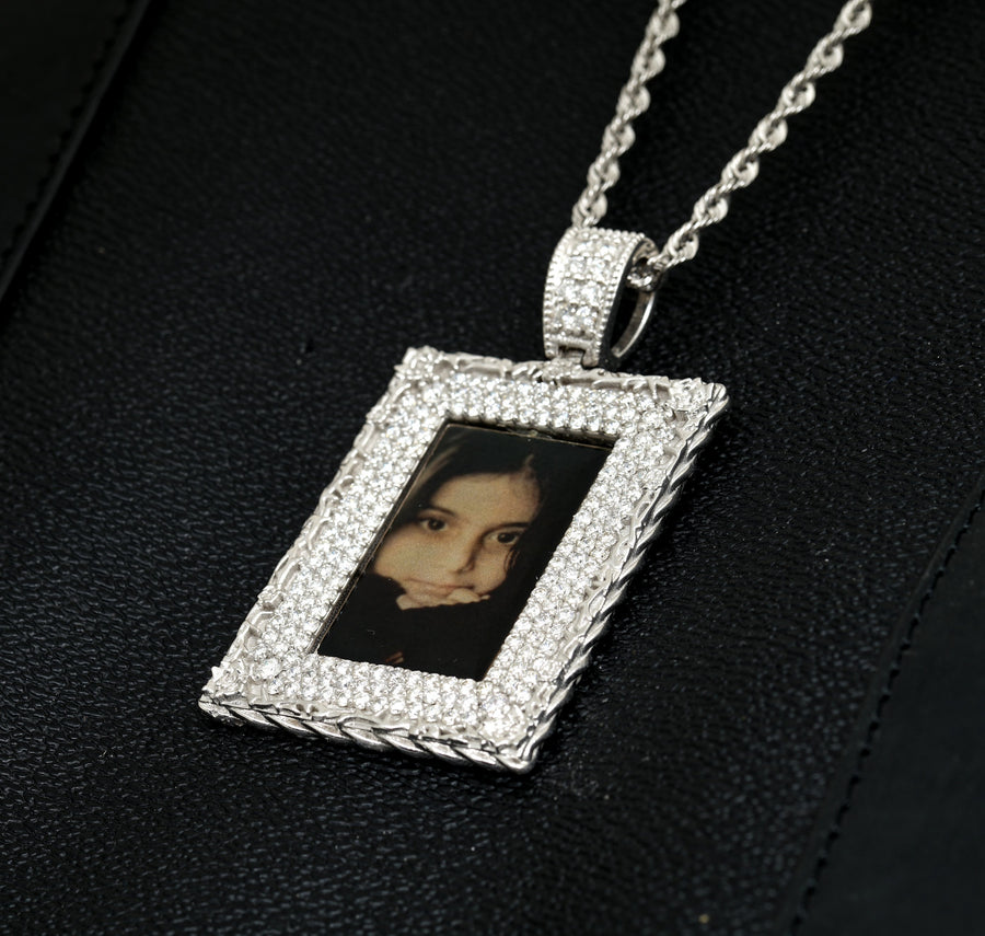 Marco de oro blanco de 14 k con diamantes y rosa de 7,92 quilates