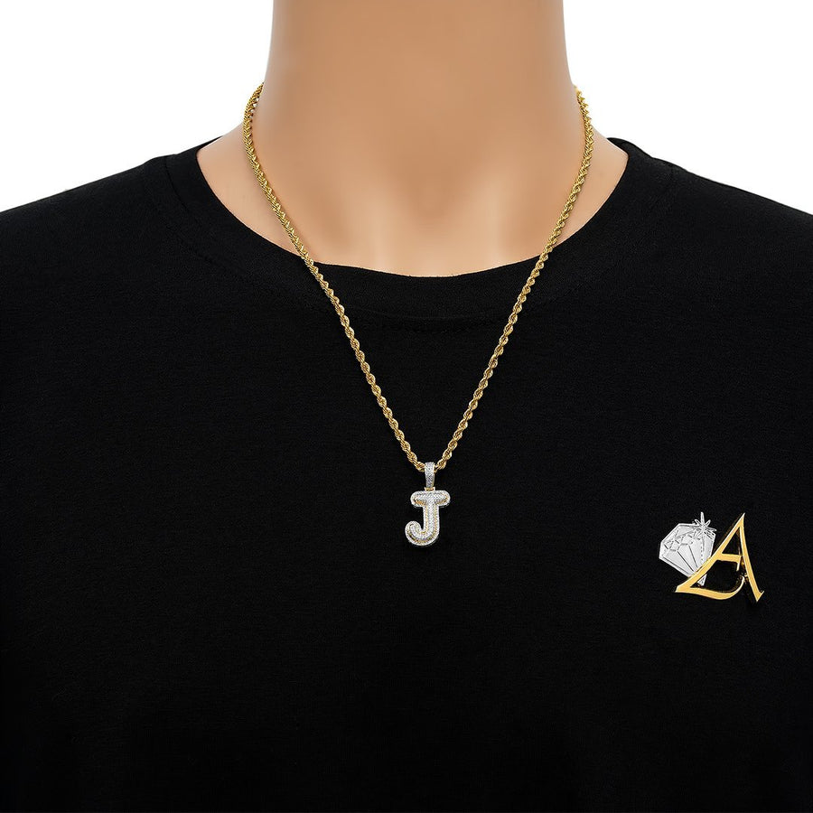 Colgante de oro amarillo de 10 k con diamantes en forma de J de 0,29 quilates 
