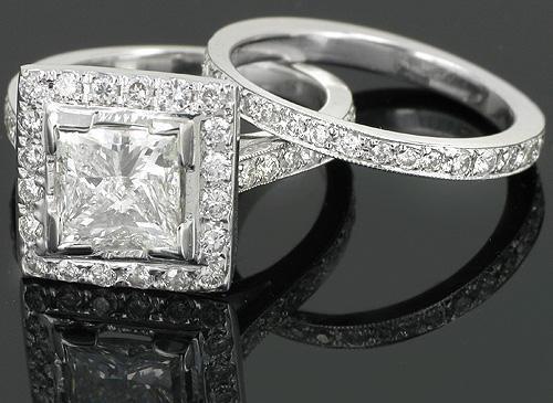 14K White Solid Gold Custom Diamond Bridal Ring Set.
