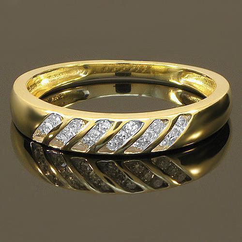 Diamond Engagement Ring Set in 10K Yellow Solid Gold 0.55 Ctw